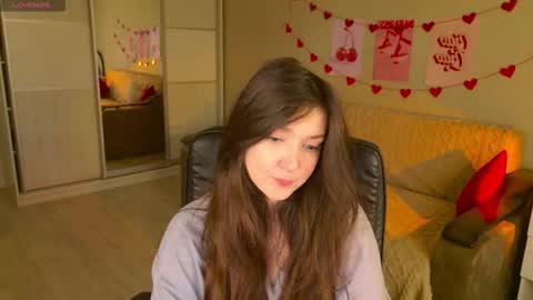 Bella online show from October 2025 05:42:02 AM