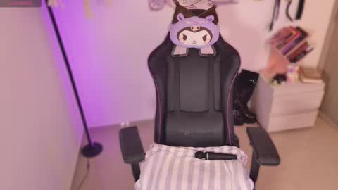 purple_ema online show from January 2026 09:17:01 PM