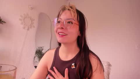 Snapshot of purple_opal chatting on March 2026 05:08:01 PM Vero online from Tuesday to Sunday online show from March 2026 05:08:01 PM