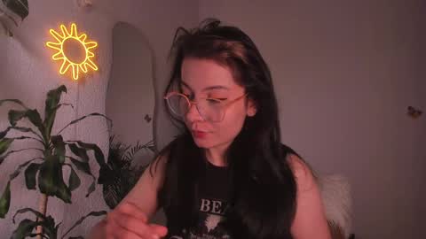 Snapshot of purple_opal chatting on April 2026 06:13:02 PM Vero online from Tuesday to Sunday online show from April 2026 06:13:02 PM
