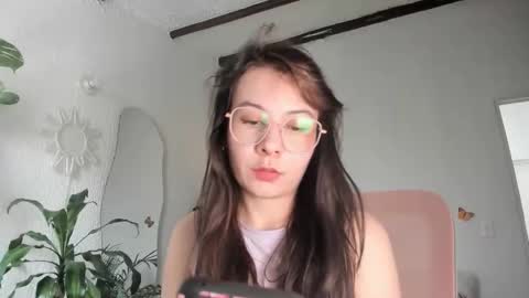 Snapshot of purple_opal chatting on April 2026 05:16:02 PM Vero online from Tuesday to Sunday online show from April 2026 05:16:02 PM