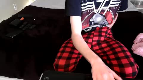 pussylover2182 online show from December 2024 09:33:01 PM