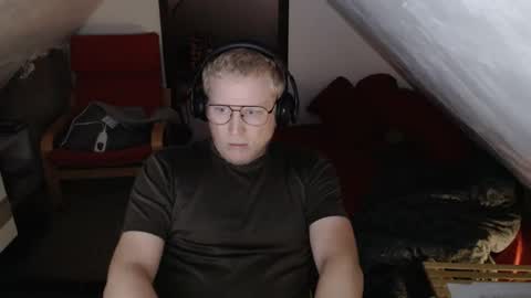 Snapshot of pussylovercb chatting on October 2025 06:42:02 AM pussylovercb online show from October 2025 06:42:02 AM