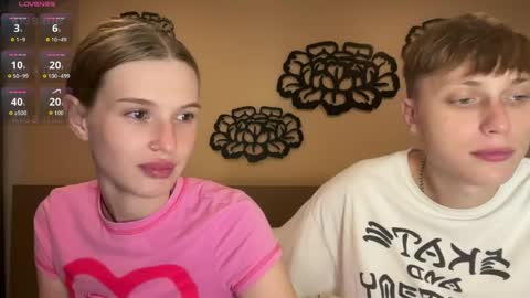 Lina online show from April 2026 06:49:02 PM