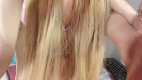 Snapshot of putinna chatting on June 2026 04:44:01 PM Pau Manchita online show from June 2026 04:44:01 PM