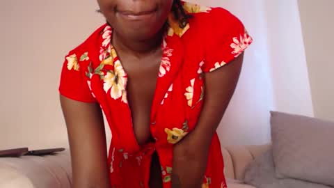 Snapshot of quaine_ryleighn chatting on October 2025 11:09:01 AM RYLEIGHN online show from October 2025 11:09:01 AM