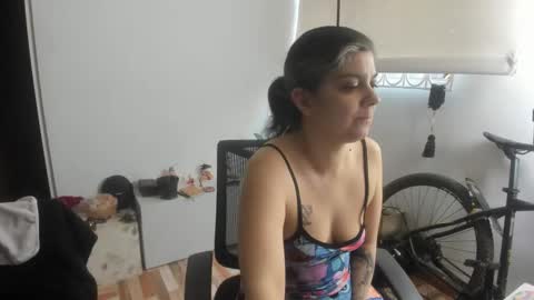 Snapshot of queemking chatting on January 2026 09:42:01 PM queemking online show from January 2026 09:42:01 PM