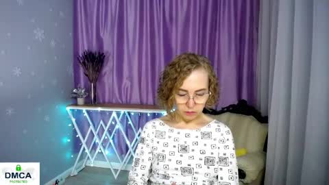 Snapshot of queen_a_n_i chatting on June 2026 10:19:01 AM A N I Ill be here on December 1st online show from June 2026 10:19:01 AM