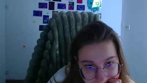 Snapshot of queen_amelie chatting on February 2026 01:07:02 PM Amelie online show from February 2026 01:07:02 PM