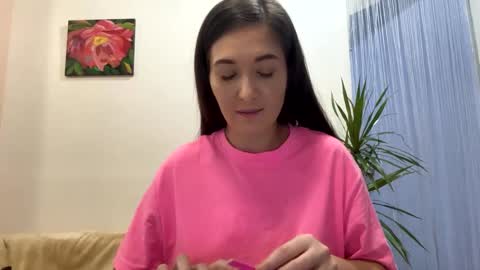 Snapshot of queen_chatur chatting on January 2025 04:01:02 PM Viktoria online show from January 2025 04:01:02 PM