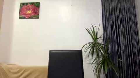 Snapshot of queen_chatur chatting on January 2025 02:47:02 PM Viktoria online show from January 2025 02:47:02 PM