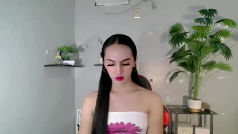 Snapshot of queen_danaya chatting on June 2026 11:35:02 PM queen_danaya online show from June 2026 11:35:02 PM