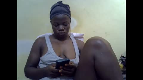 Snapshot of queen_darling3 chatting on April 2026 06:16:02 AM Gentrix online show from April 2026 06:16:02 AM