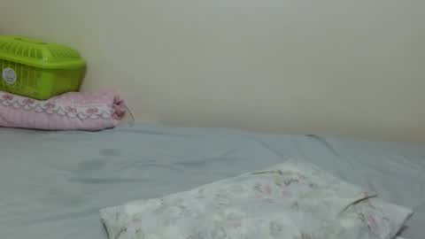Snapshot of queen_ema chatting on April 2026 06:10:01 PM queen ema online show from April 2026 06:10:01 PM