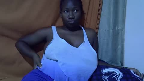 queen_jazmine online show from February 2026 06:22:02 PM