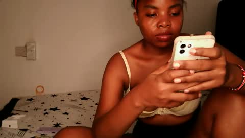 queen_joy123 online show from November 2025 04:44:02 AM