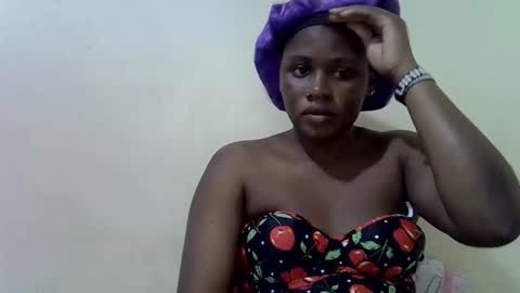 Snapshot of queen_leilla chatting on May 2026 03:53:02 PM queen_leilla online show from May 2026 03:53:02 PM