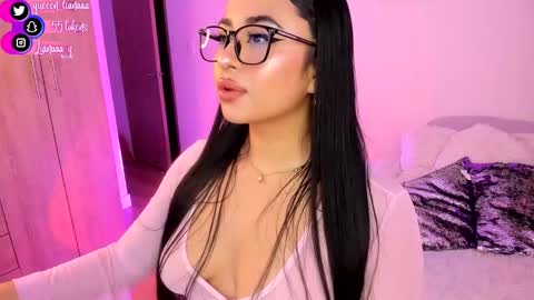 Snapshot of queen_liana chatting on December 2024 04:56:02 AM Liana online show from December 2024 04:56:02 AM