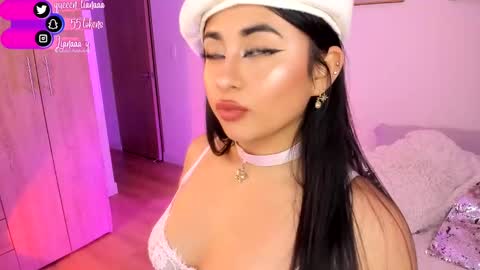 Snapshot of queen_liana chatting on January 2025 10:05:02 AM Liana online show from January 2025 10:05:02 AM