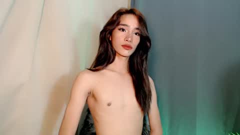 Queen Juna online show from July 2026 04:33:02 AM
