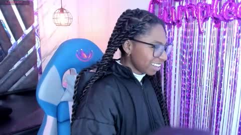 Snapshot of queen_perla_ chatting on October 2025 12:05:02 PM online show from October 2025 12:05:02 PM