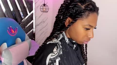 Snapshot of queen_perla_ chatting on October 2025 12:13:02 PM online show from October 2025 12:13:02 PM