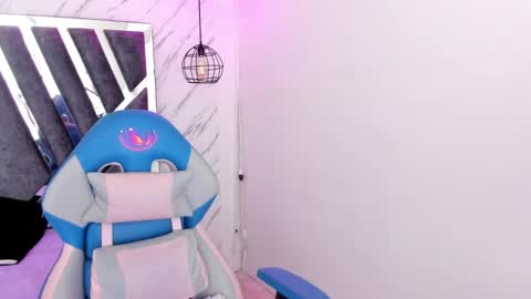 Snapshot of queen_perla_ chatting on November 2025 11:20:01 AM online show from November 2025 11:20:01 AM