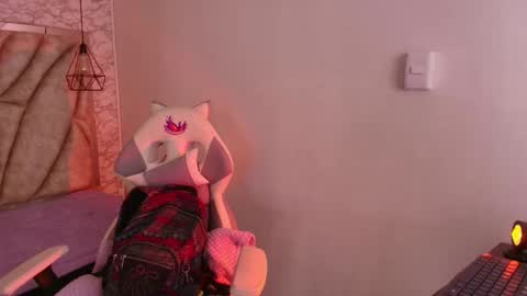 Snapshot of queen_perla_ chatting on November 2025 11:21:01 AM online show from November 2025 11:21:01 AM