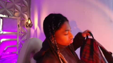 Snapshot of queen_perla_ chatting on February 2026 11:15:01 AM online show from February 2026 11:15:01 AM