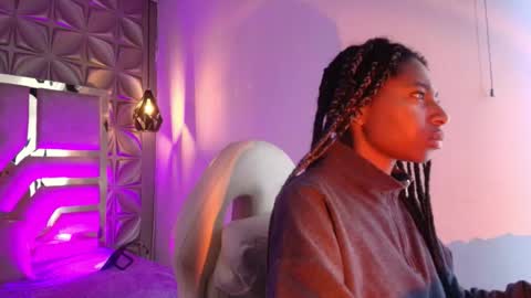 Snapshot of queen_perla_ chatting on February 2026 11:13:01 AM online show from February 2026 11:13:01 AM