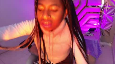 Snapshot of queen_perla_ chatting on February 2026 11:50:01 AM online show from February 2026 11:50:01 AM