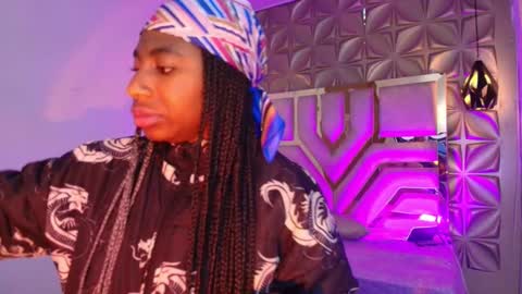 Snapshot of queen_perla_ chatting on February 2026 12:05:02 PM online show from February 2026 12:05:02 PM