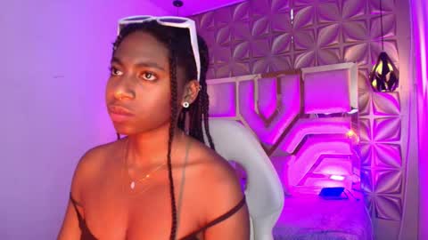 Snapshot of queen_perla_ chatting on March 2026 06:21:01 PM online show from March 2026 06:21:01 PM