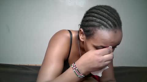 Snapshot of queen_pretty11 chatting on April 2026 04:43:02 AM queen_pretty11 online show from April 2026 04:43:02 AM