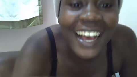 Snapshot of queen_sly chatting on October 2025 09:28:02 PM queen_sly online show from October 2025 09:28:02 PM