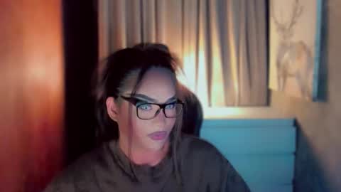 Snapshot of queenarthalia chatting on March 2026 06:19:02 AM ARTHA online show from March 2026 06:19:02 AM
