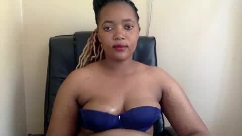 Queenbebony2 online show from January 2025 09:04:02 AM