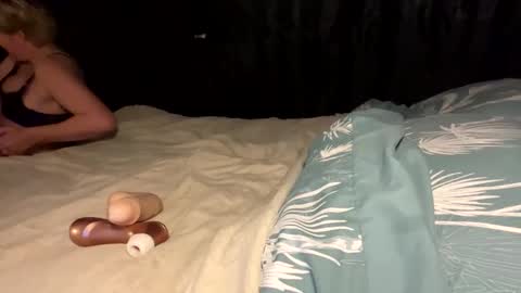 Snapshot of queenbeeangel chatting on January 2026 07:56:02 PM Angel online show from January 2026 07:56:02 PM