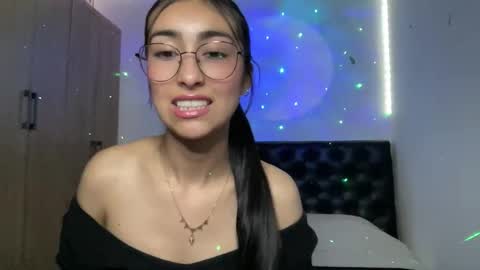 queenbyte_18 online show from April 2026 02:39:01 AM