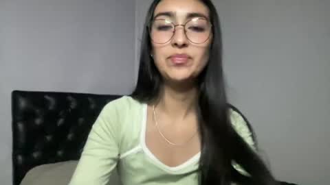 queenbyte_18 online show from July 2026 03:33:01 AM