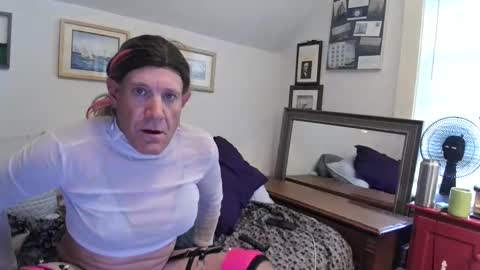 Snapshot of queencharlene chatting on September 2025 12:29:01 PM queencharlene online show from September 2025 12:29:01 PM