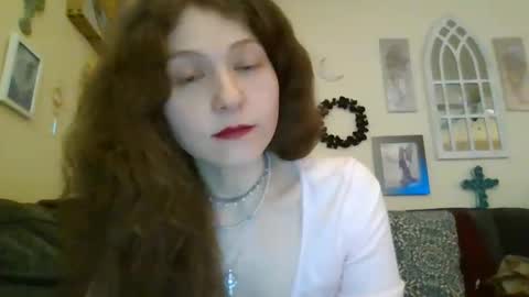 Snapshot of queencrimsonlvx chatting on April 2026 12:58:02 AM queencrimsonlvx online show from April 2026 12:58:02 AM