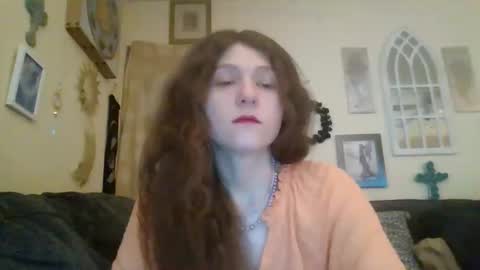 Snapshot of queencrimsonlvx chatting on April 2026 01:19:02 AM queencrimsonlvx online show from April 2026 01:19:02 AM