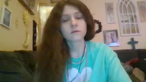 Snapshot of queencrimsonlvx chatting on April 2026 09:15:01 AM queencrimsonlvx online show from April 2026 09:15:01 AM