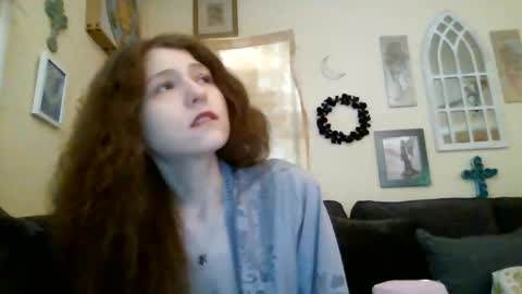 Snapshot of queencrimsonlvx chatting on June 2026 10:45:02 PM queencrimsonlvx online show from June 2026 10:45:02 PM