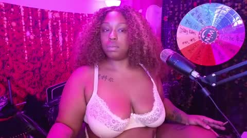 Snapshot of queencroze chatting on June 2026 02:44:02 PM Queen Cherise Roze online show from June 2026 02:44:02 PM