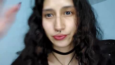 Snapshot of queenjenn__ chatting on April 2026 11:31:01 PM QUEENJEENN online show from April 2026 11:31:01 PM