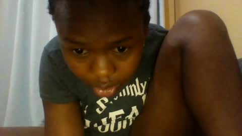 Snapshot of queenleona61 chatting on June 2026 07:39:01 AM queenleona61 online show from June 2026 07:39:01 AM