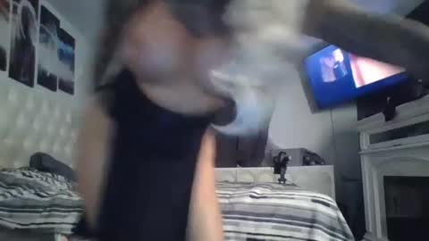 Snapshot of queenmayhem__ chatting on September 2025 01:09:01 AM queenmayhem online show from September 2025 01:09:01 AM