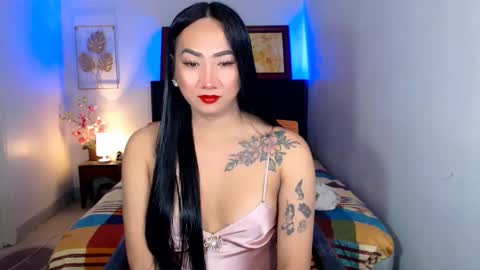 Snapshot of queenmistressts chatting on March 2025 12:53:01 AM QUEEN online show from March 2025 12:53:01 AM